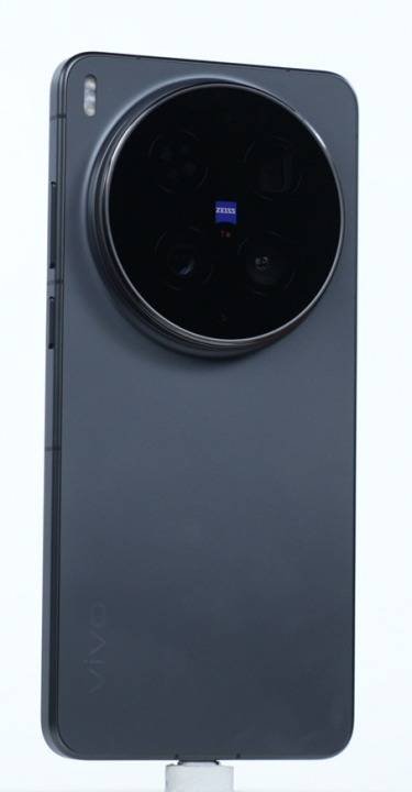 vivo X300 Ultra 360°